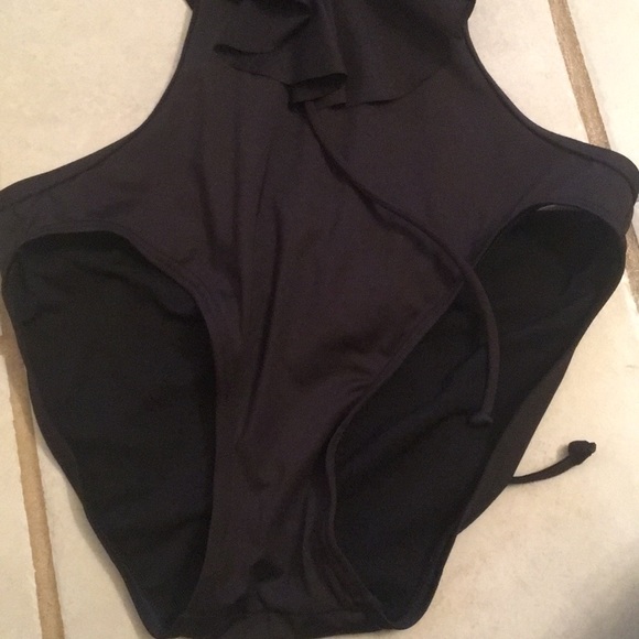One piece swim suit - Picture 3 of 5